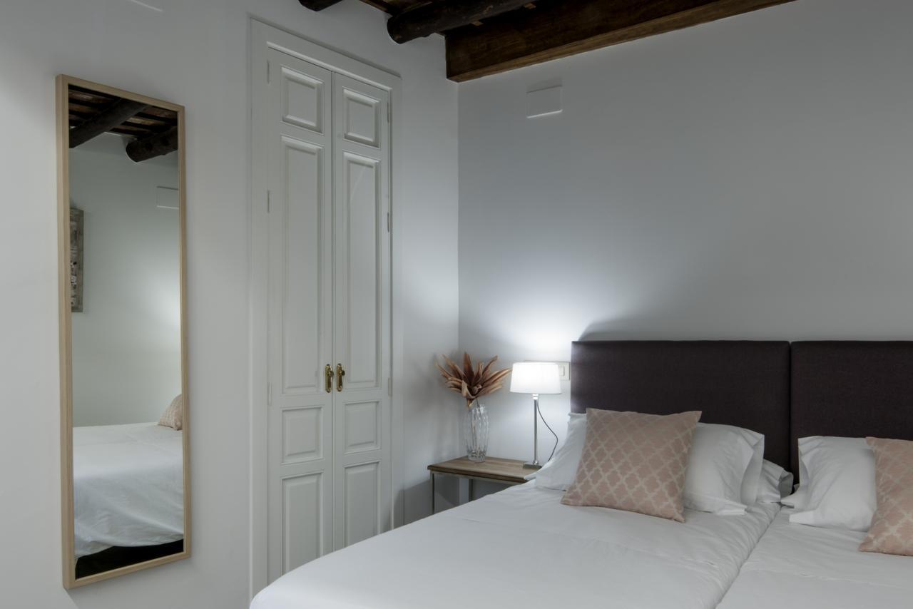 Santa Maria Apartments Sevilla Eksteriør billede